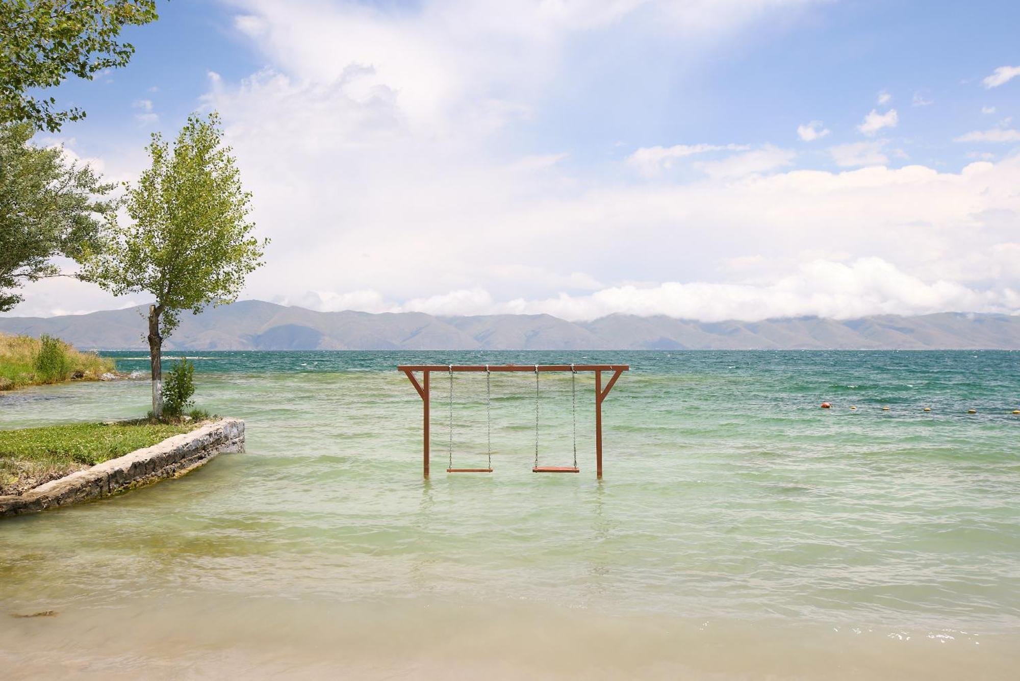 Noy Land Resort Sevan Exterior photo