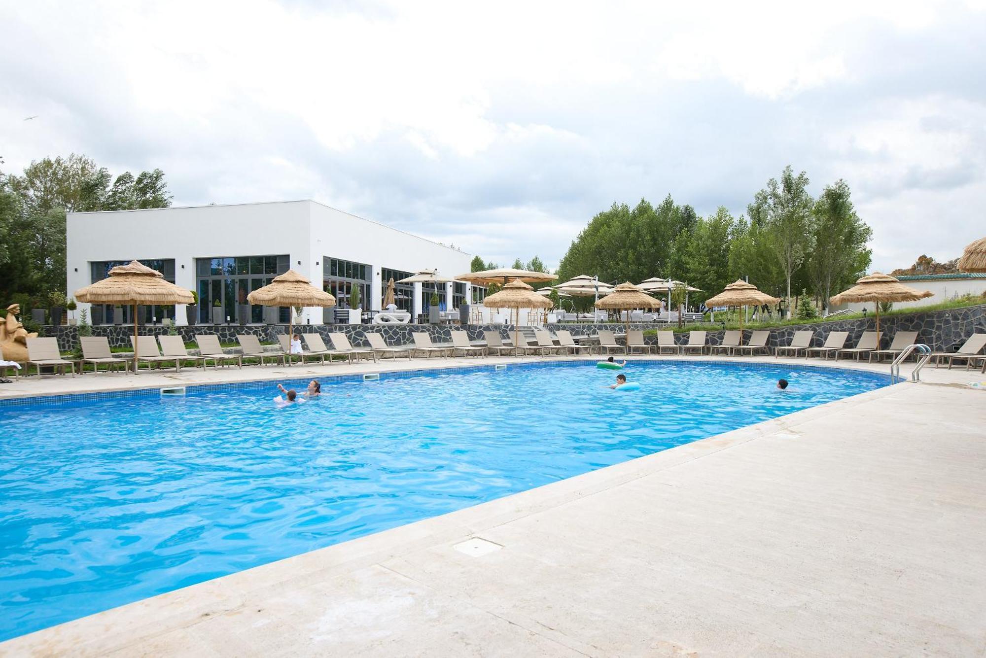 Noy Land Resort Sevan Exterior photo
